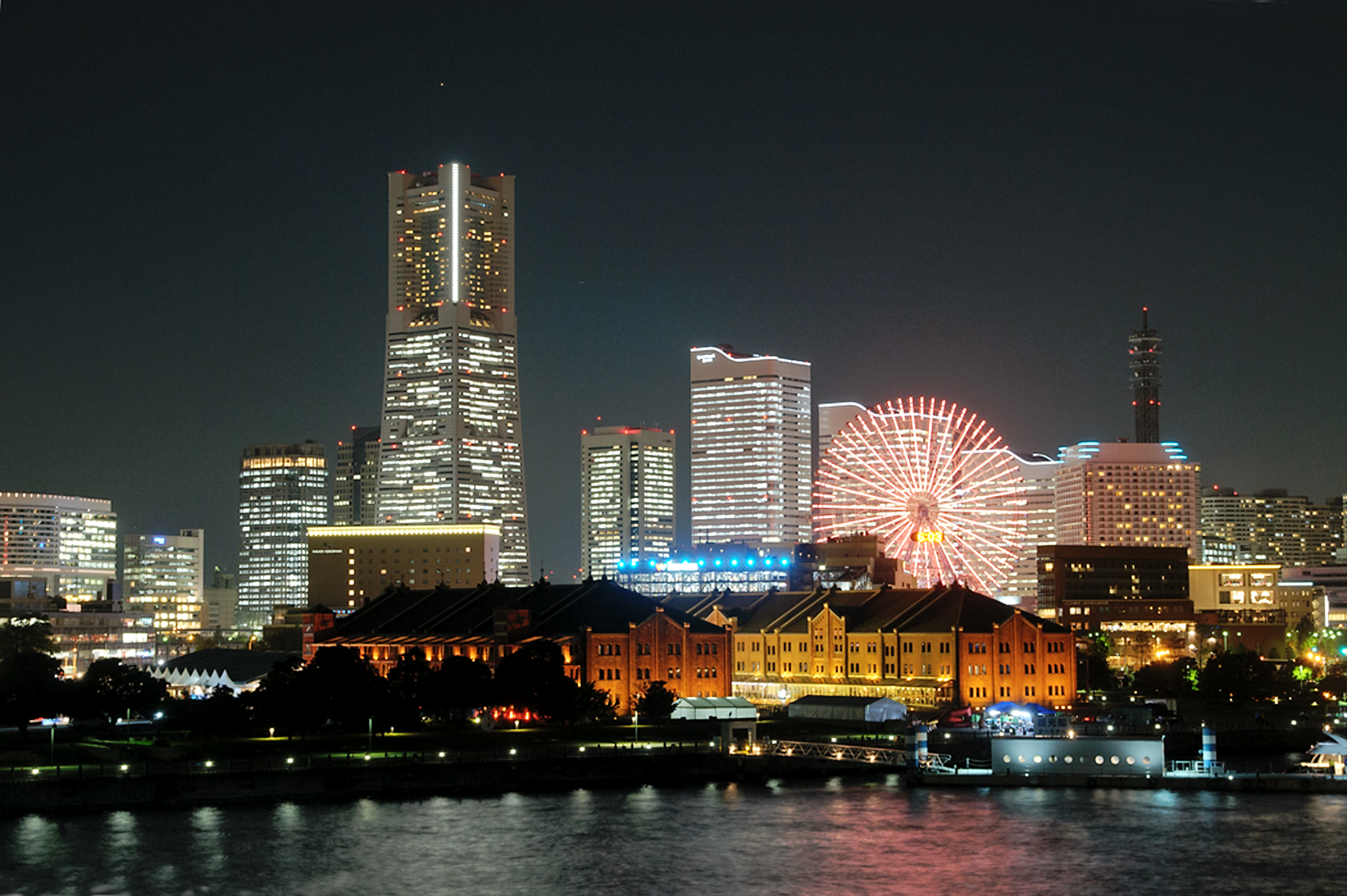 レッド&ブルーライトYOKOHAMA
