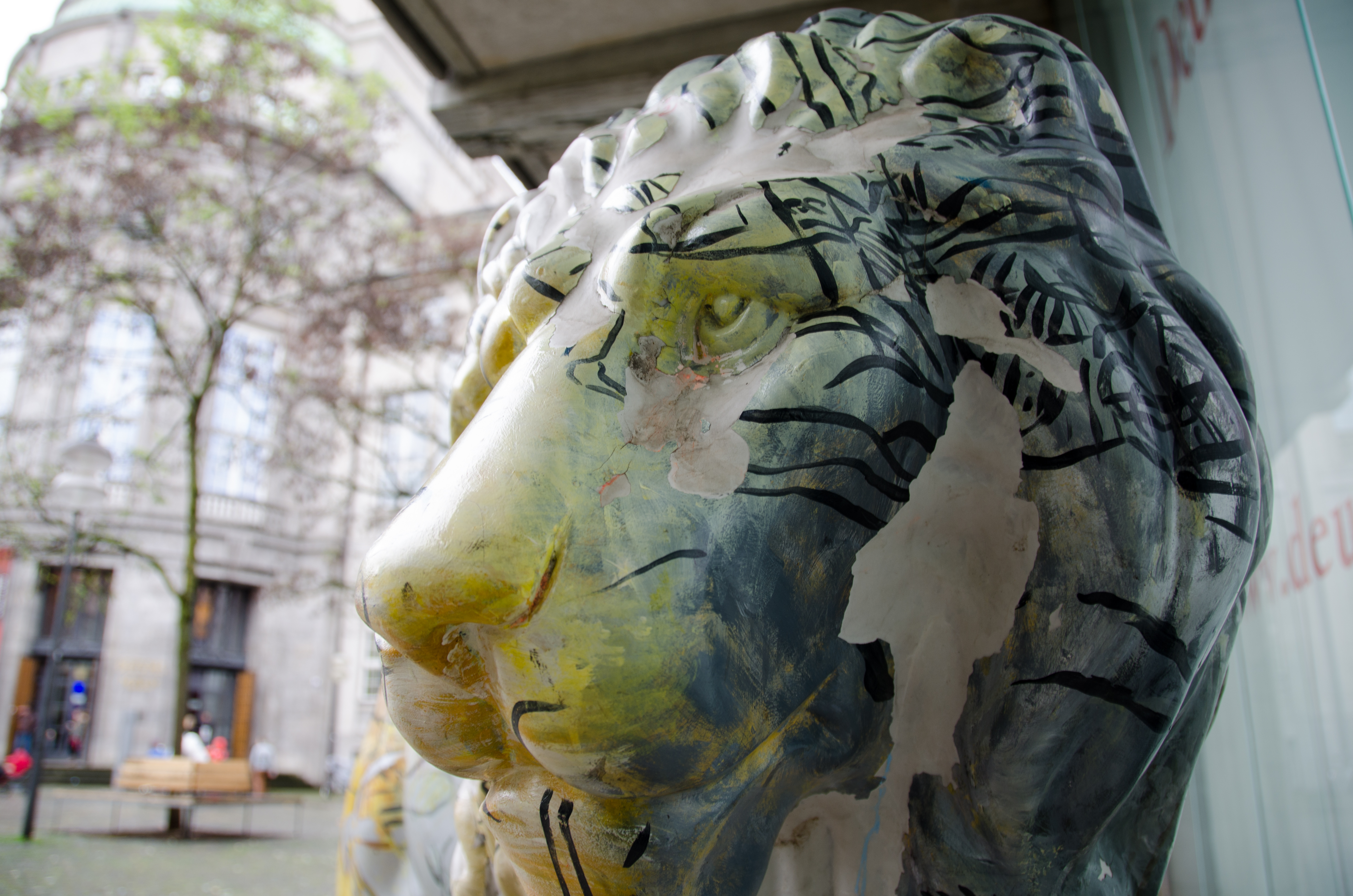剥がれた百獣の王
