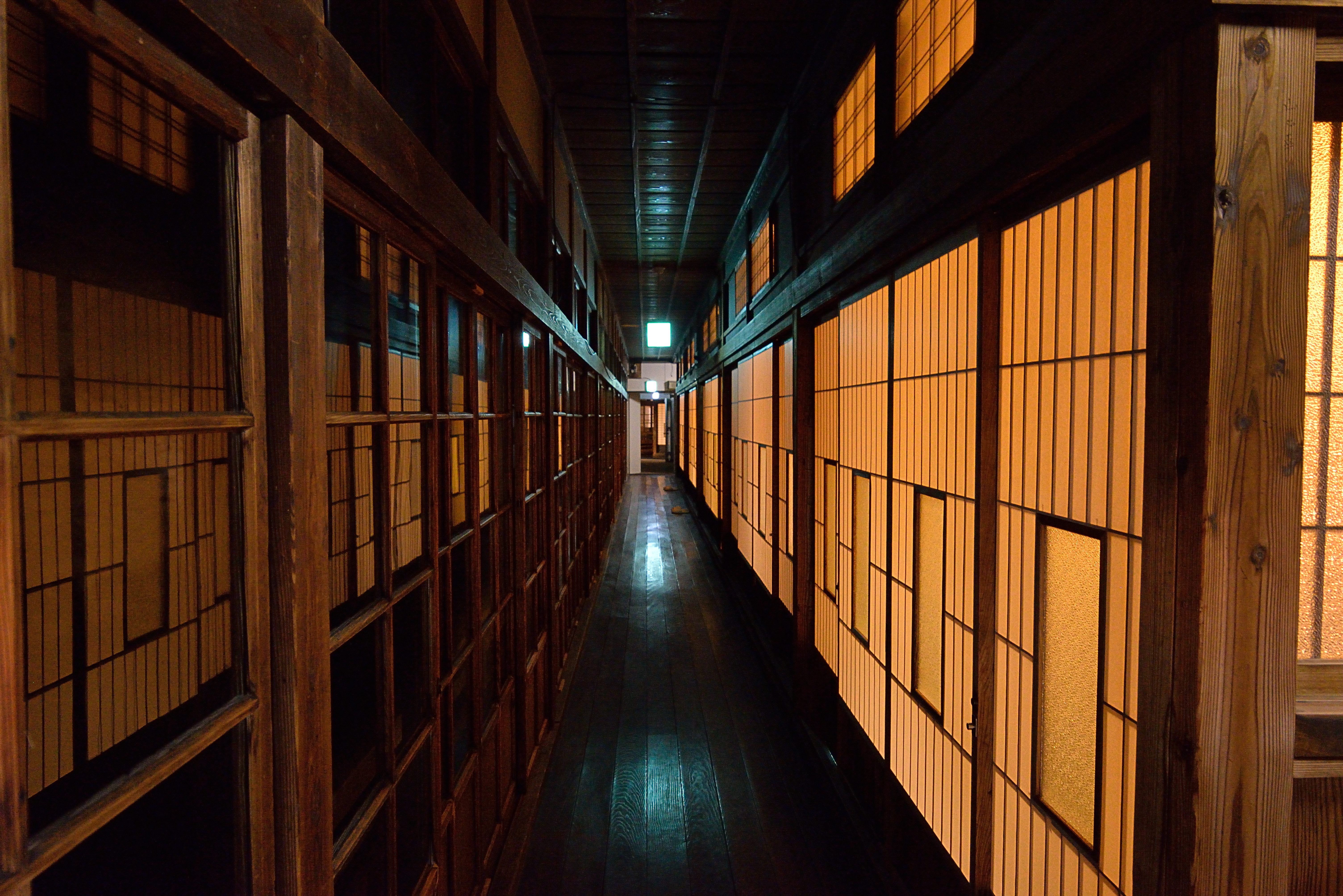 湯主一條 本館廊下