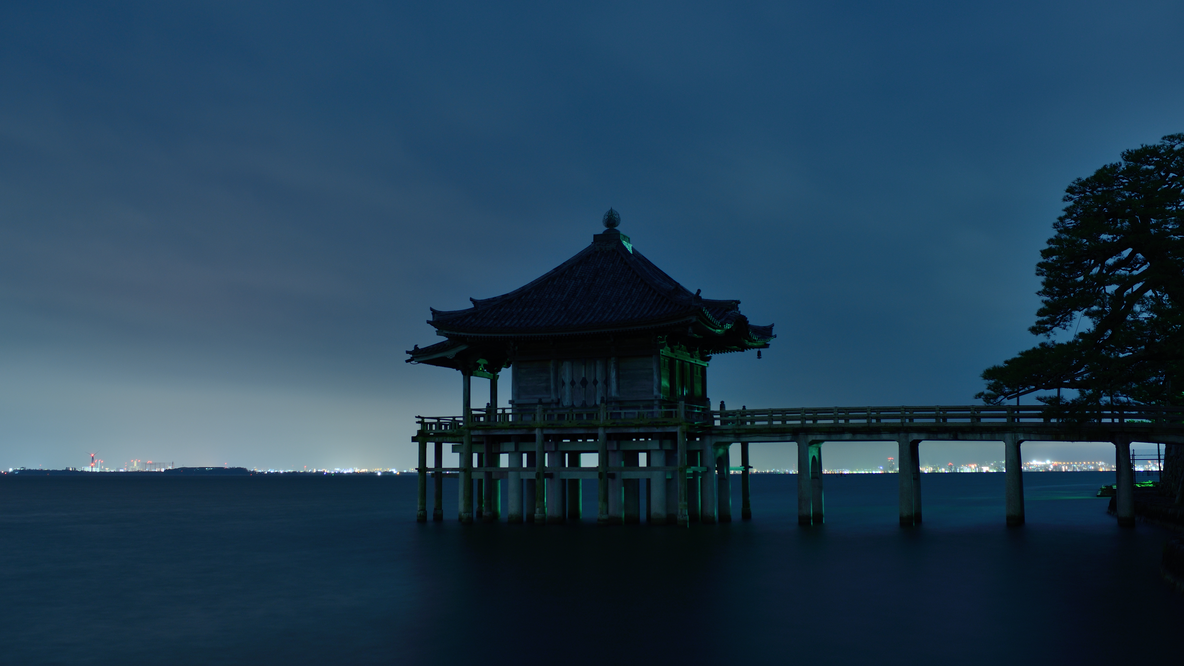 琵琶湖 夜の浮見堂