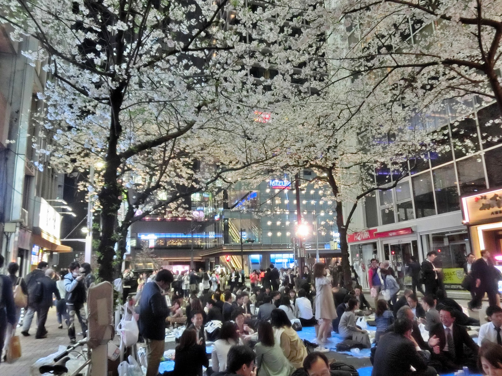 東京駅前大宴会