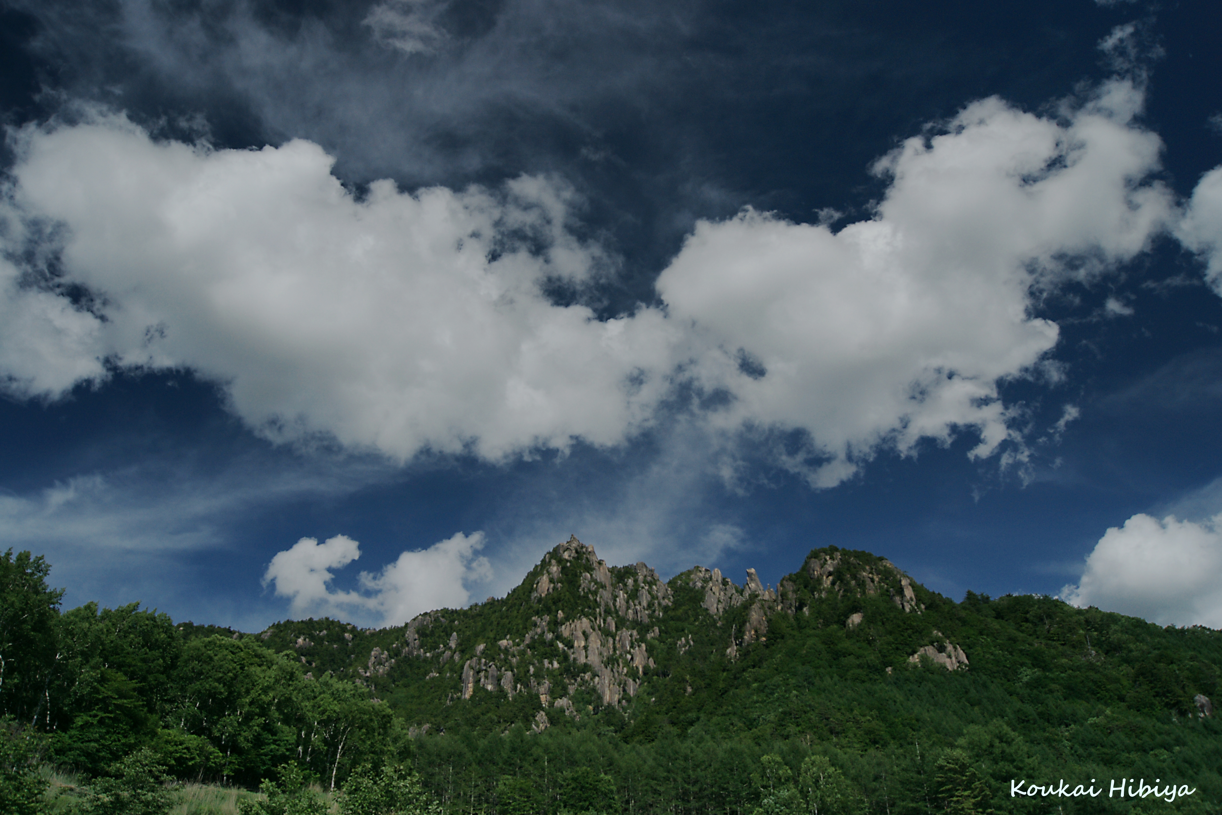 瑞牆山と雲