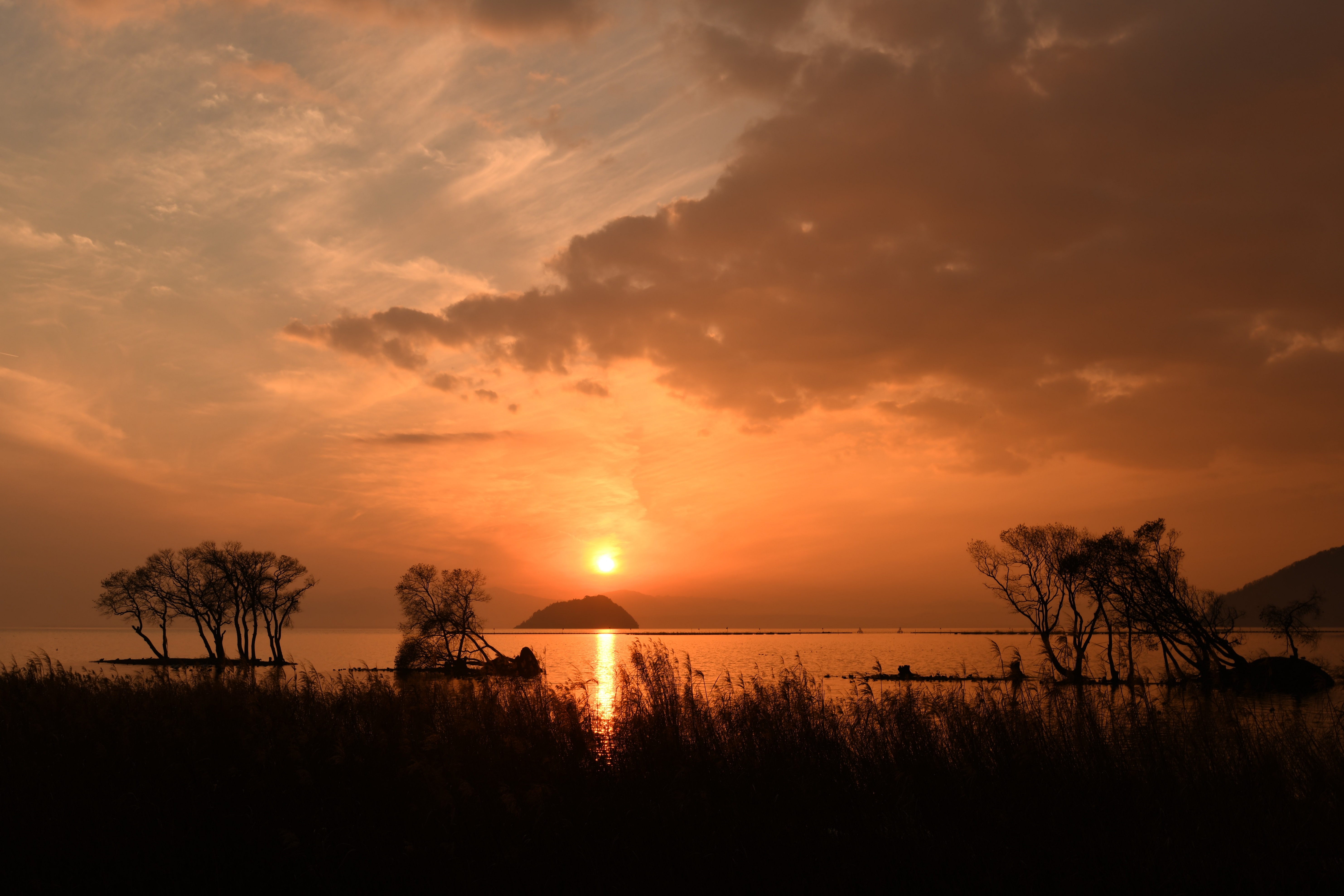 師走 竹生島夕景