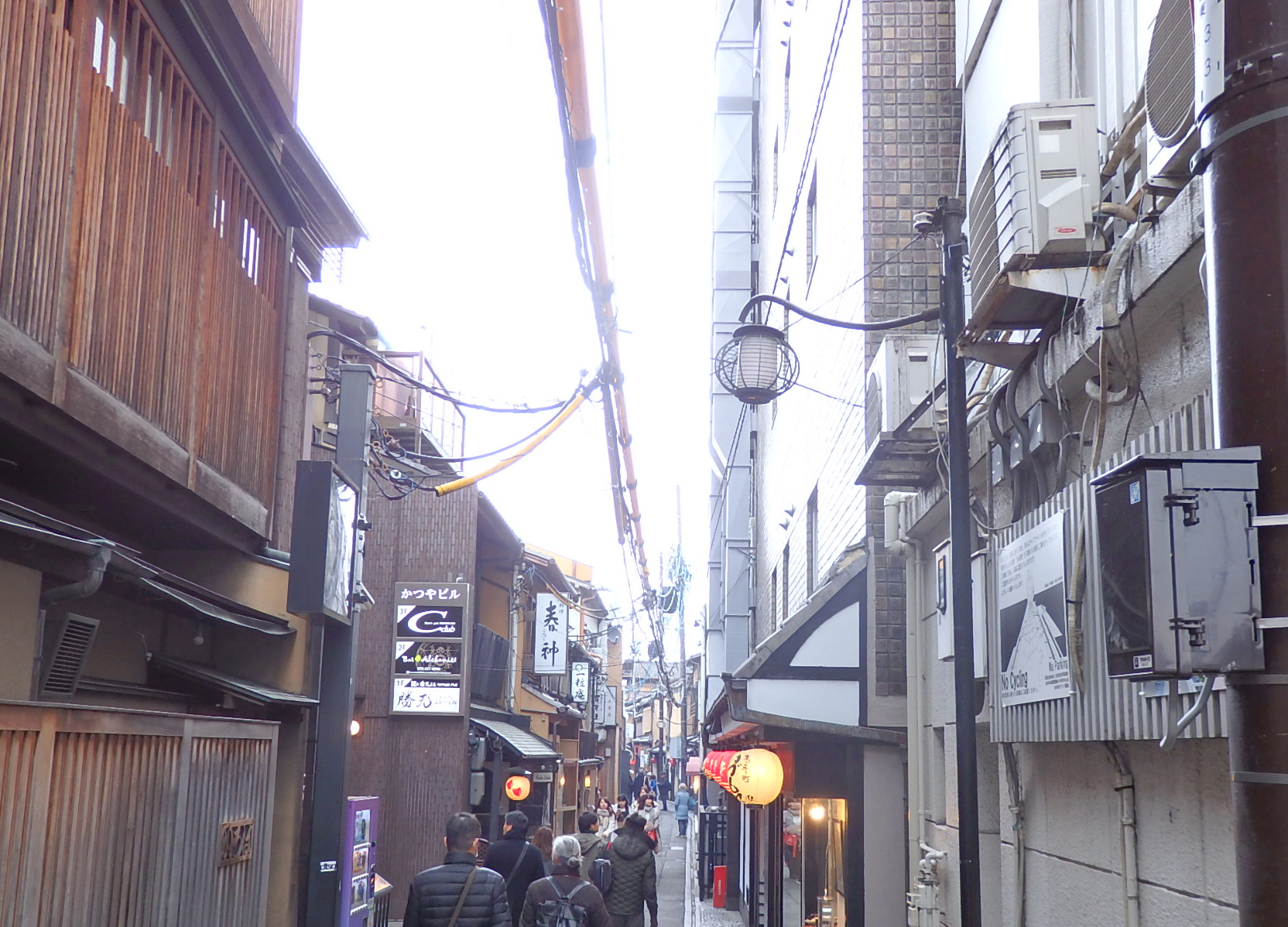 京都、先斗町、華の裏通り