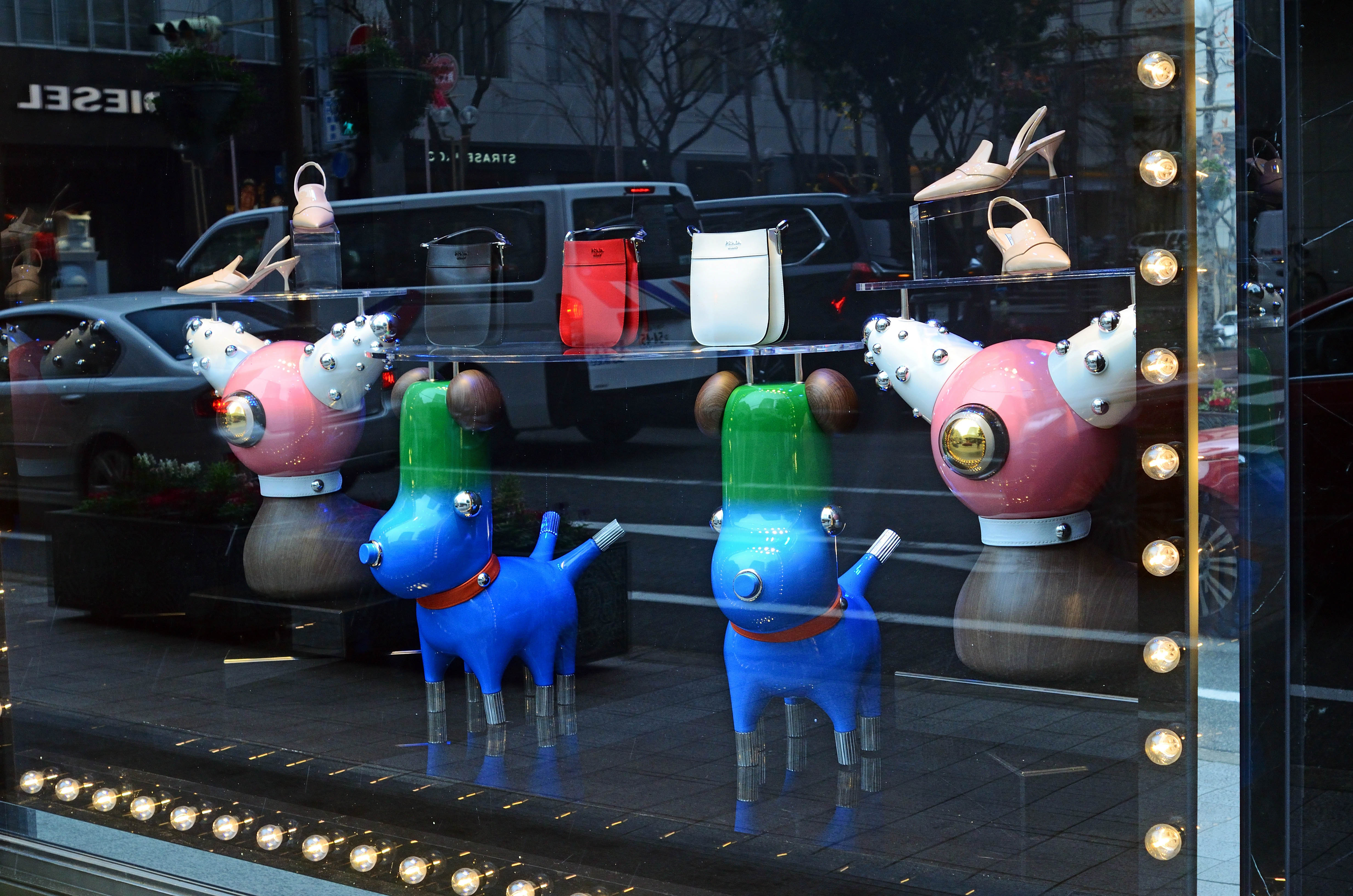 show window ④