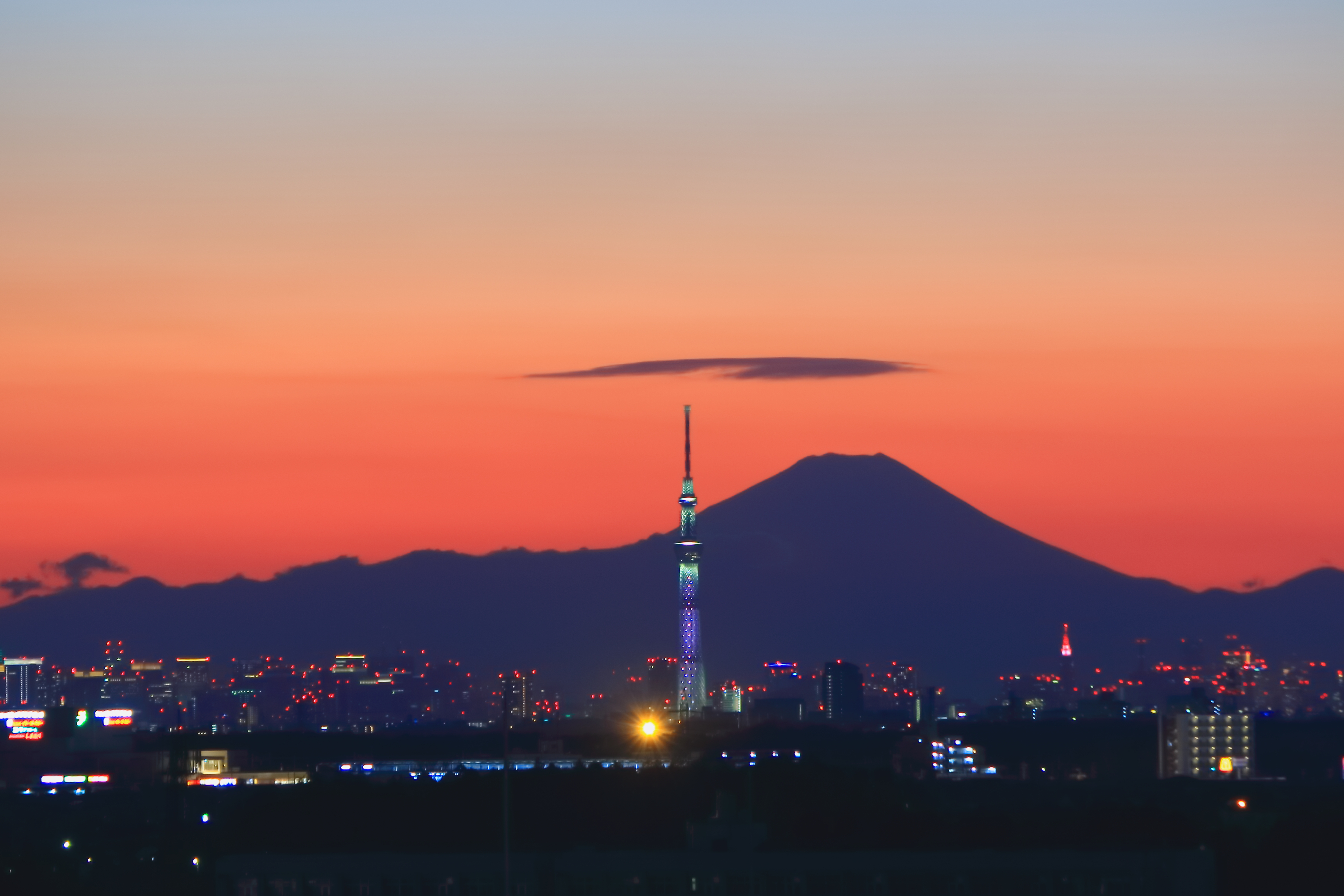 青に染まり赤に染まる