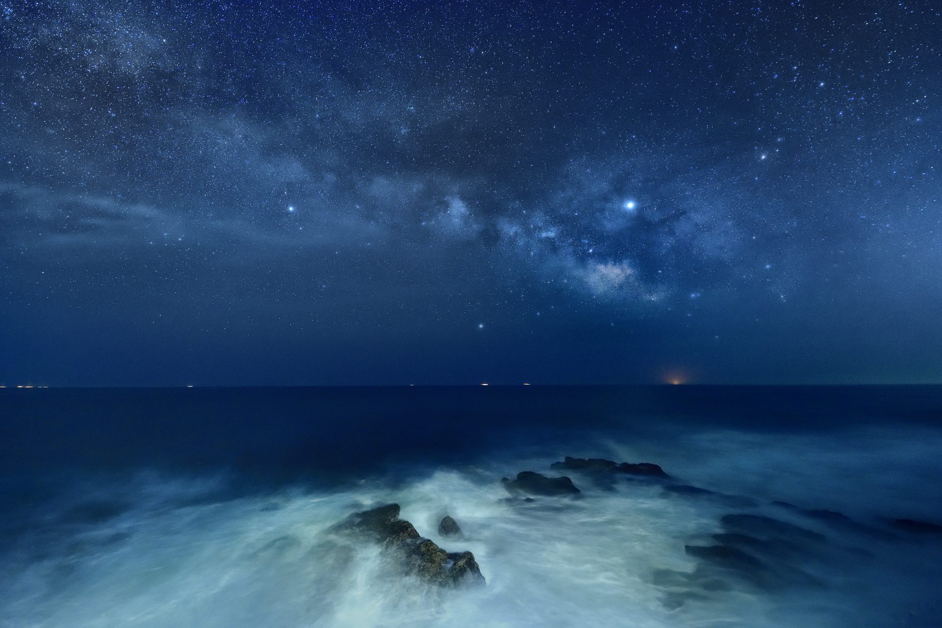 海と星