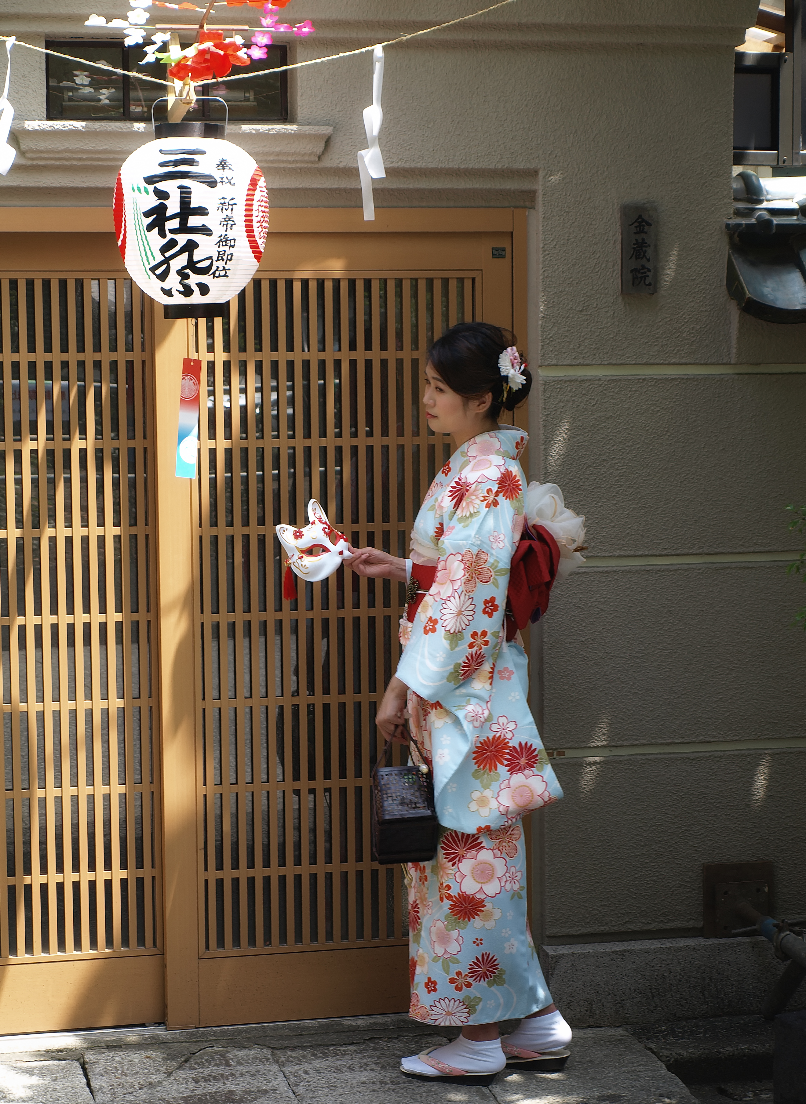 狐の面を持った少女