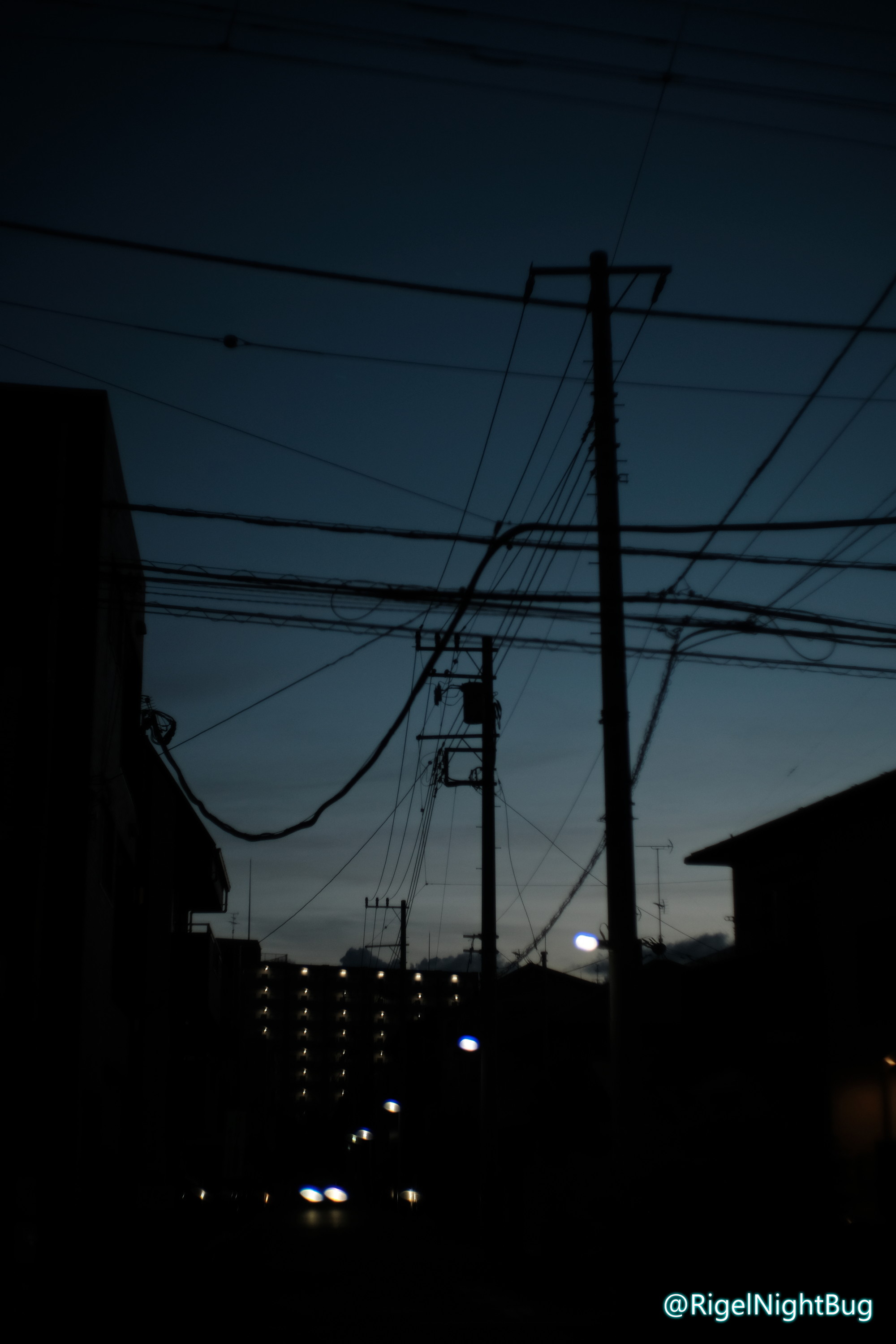 鈍色の空。