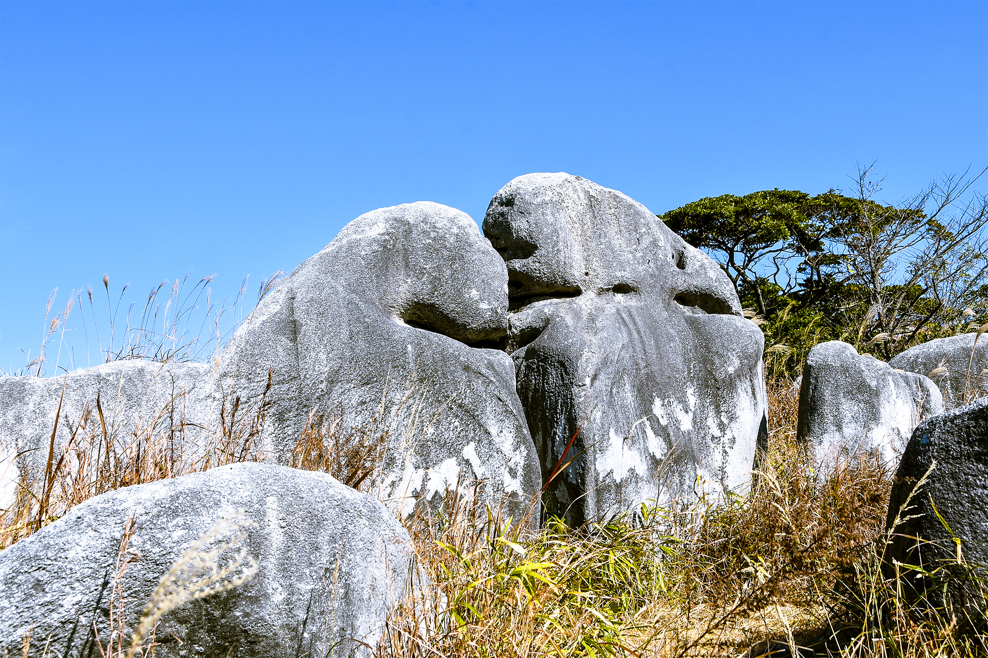 Kissing pinnacle (Ⅰ)