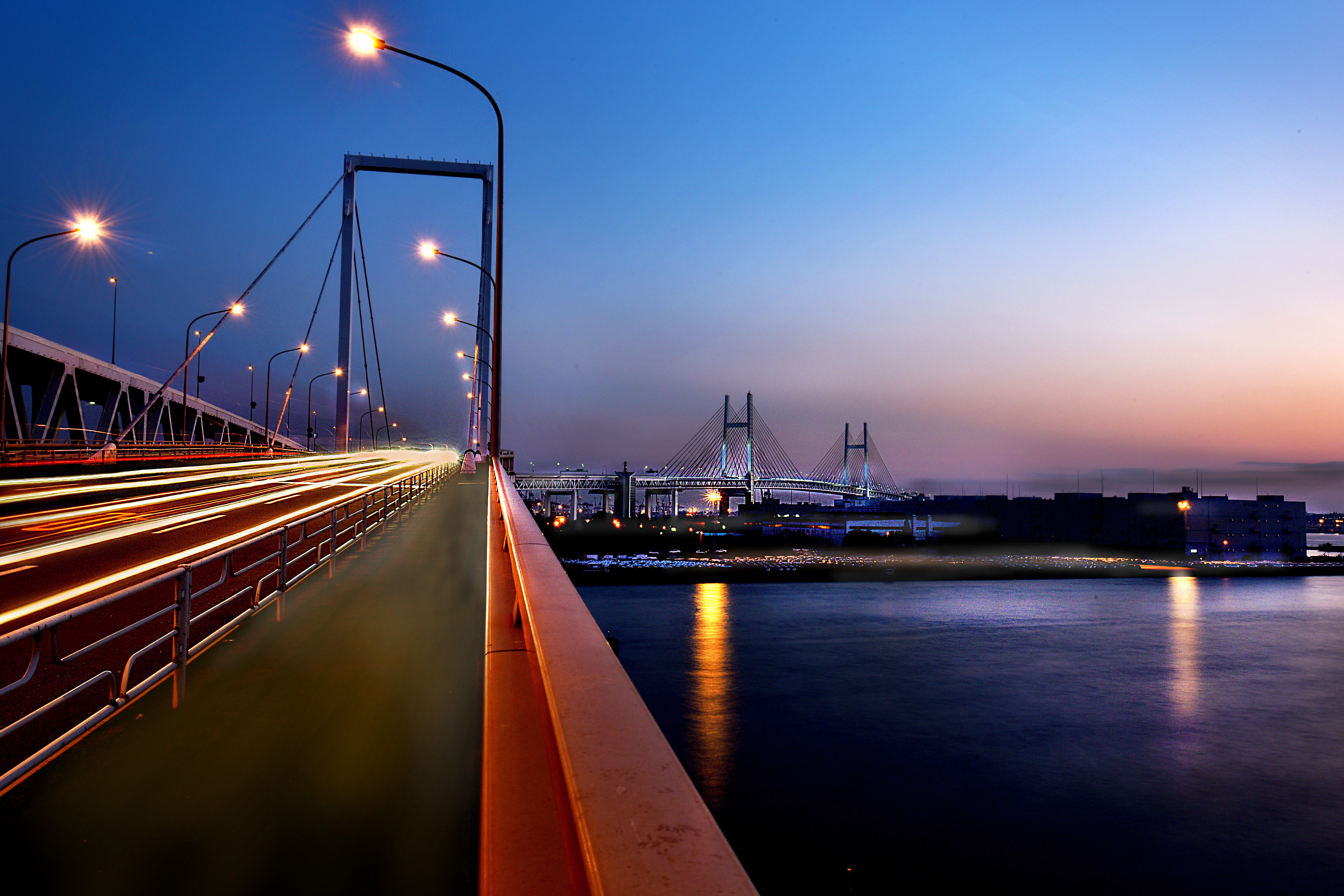 夕暮れの大黒大橋