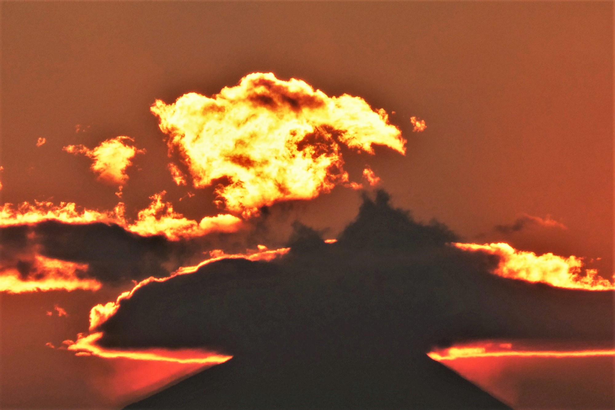 夕焼富士の笠雲