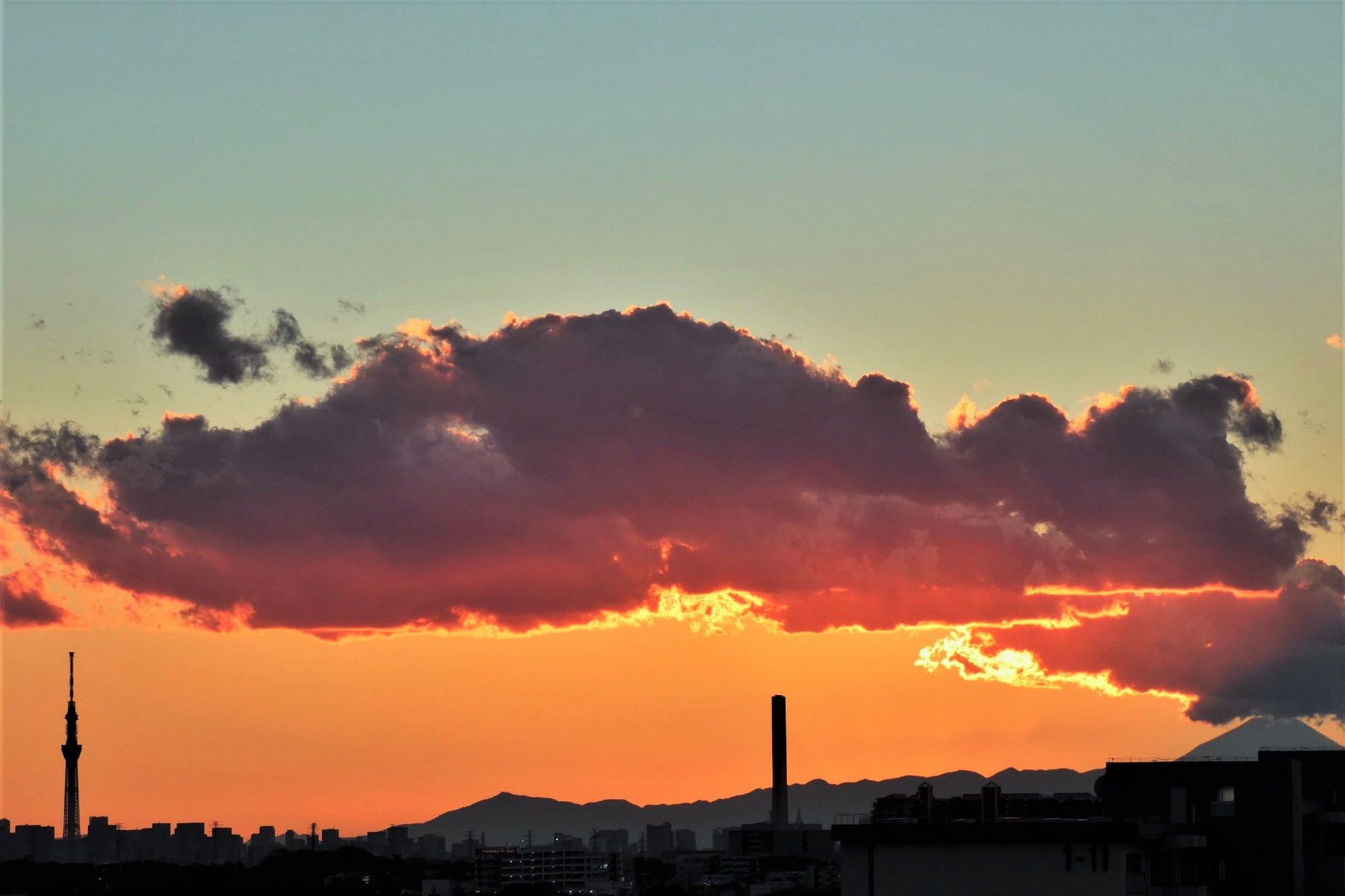 師走入りの夕焼雲