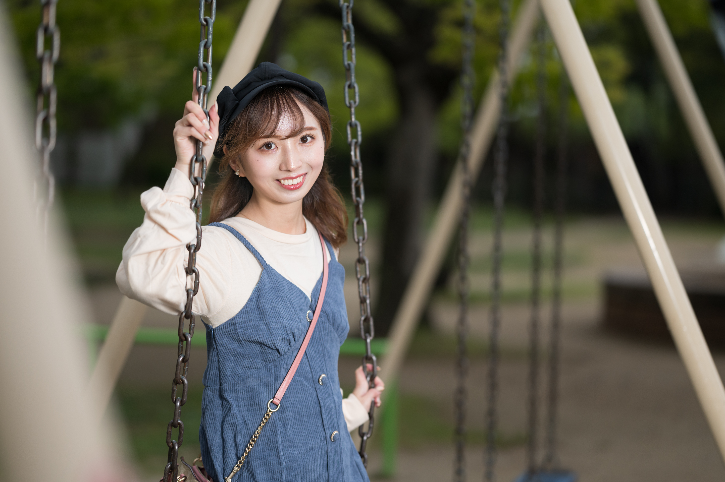 公園のブランコ