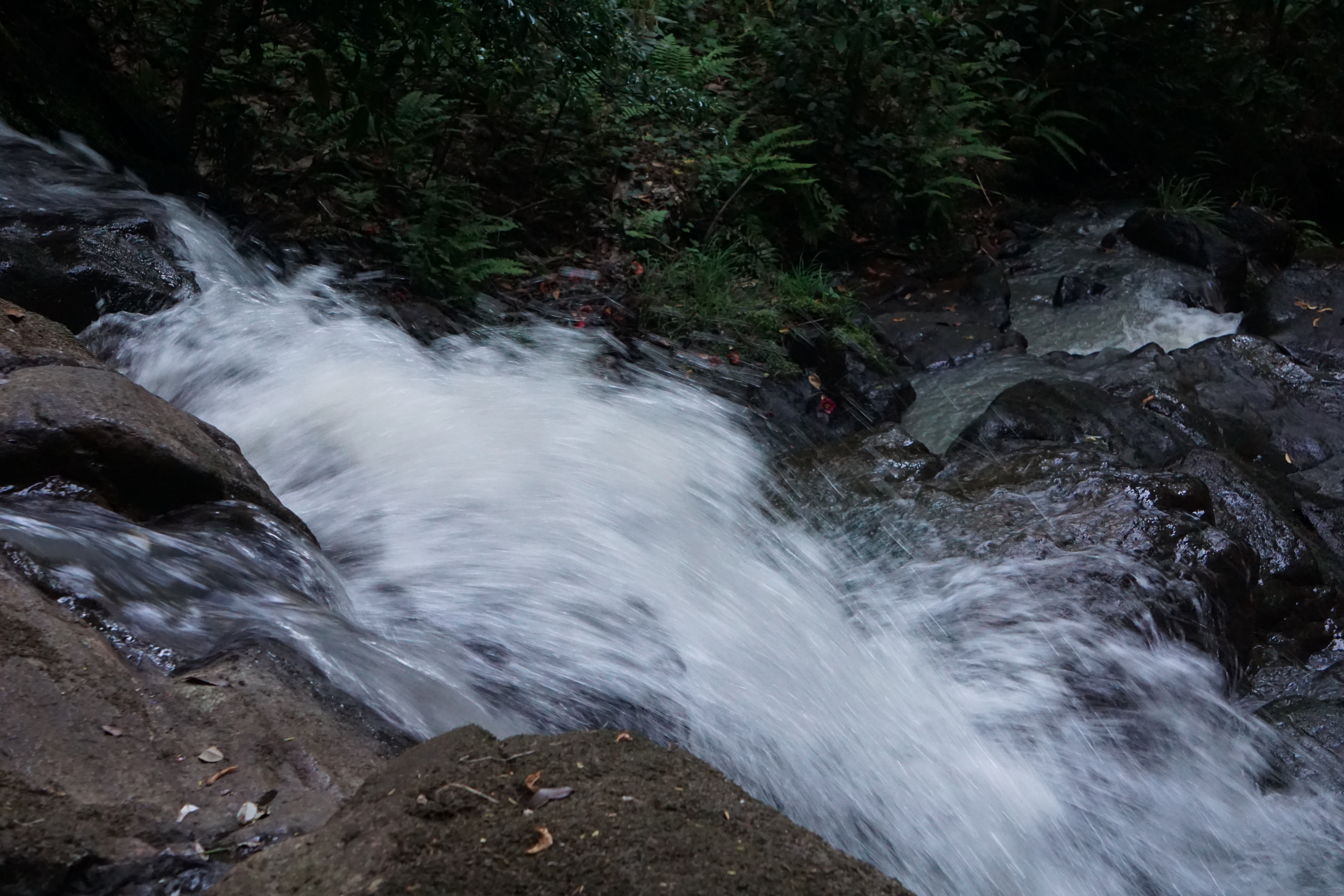 水爆の滝
