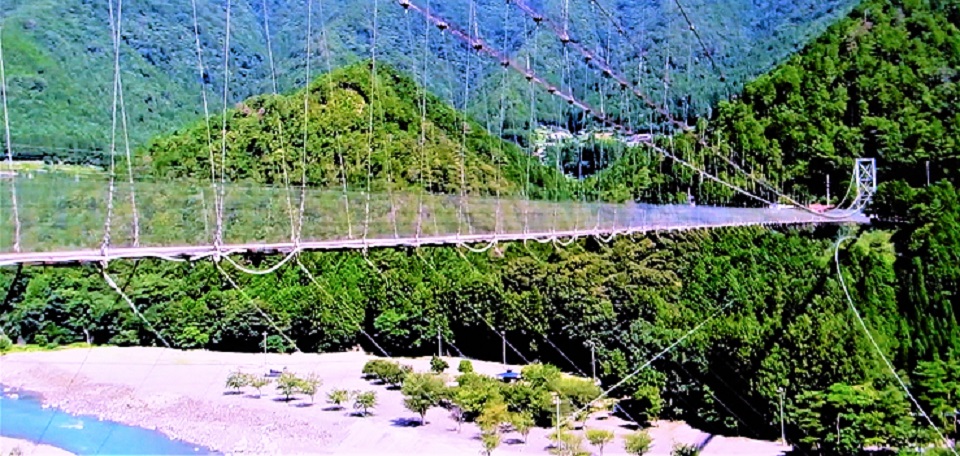和歌山県特別名勝谷瀬の吊り橋