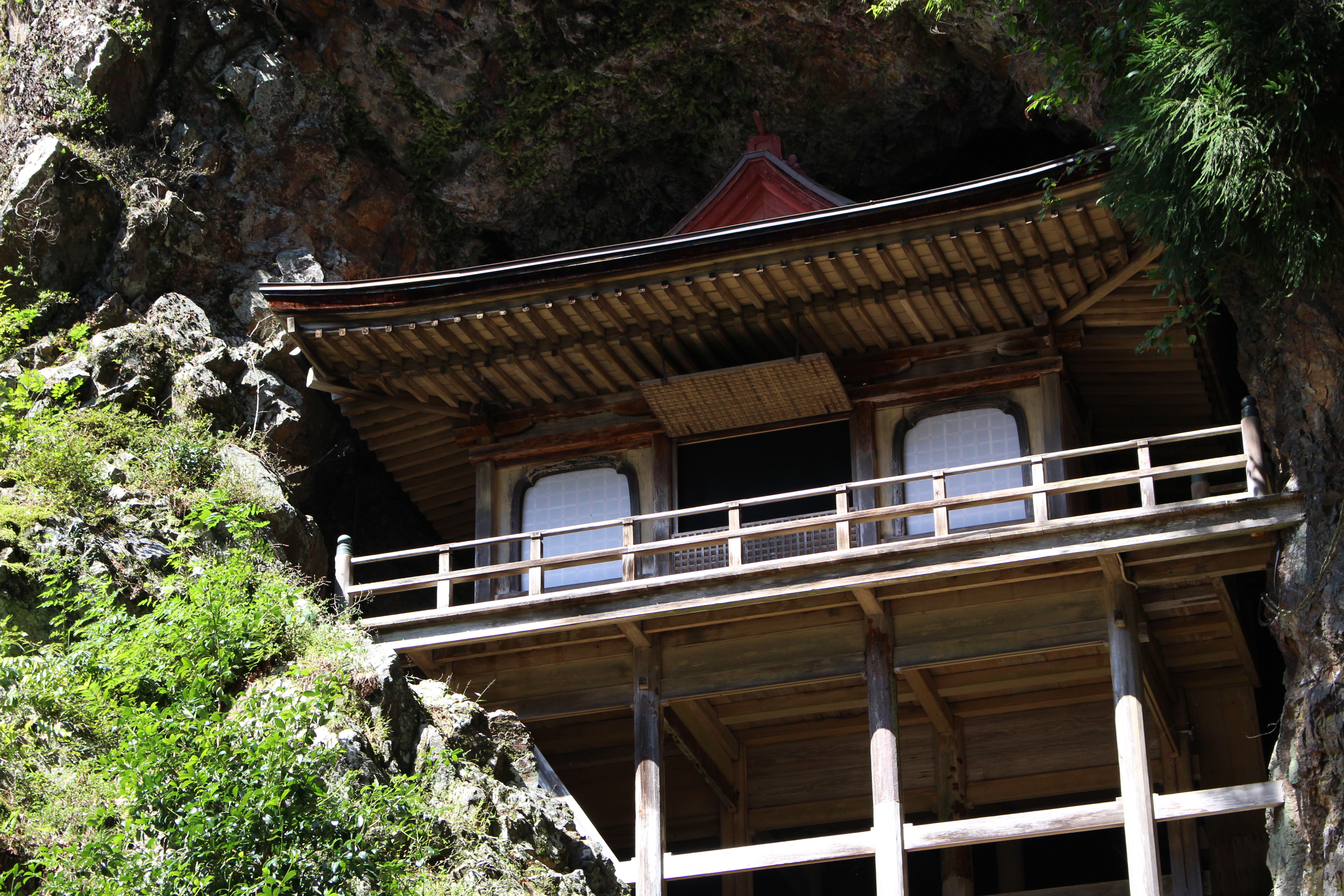 聖なる場所ー不動院岩屋堂ー