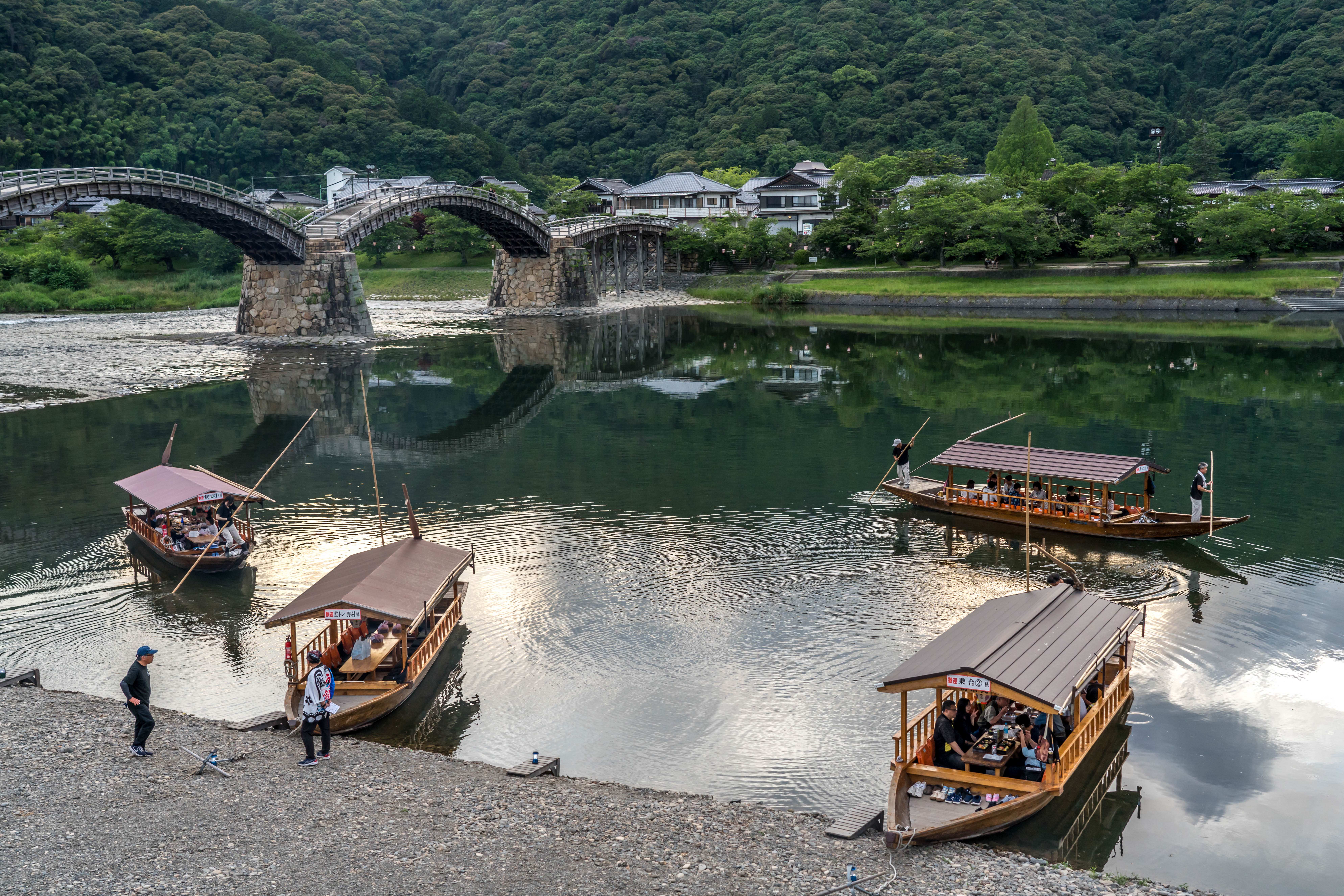 錦帯橋鵜飼「屋形船出発」