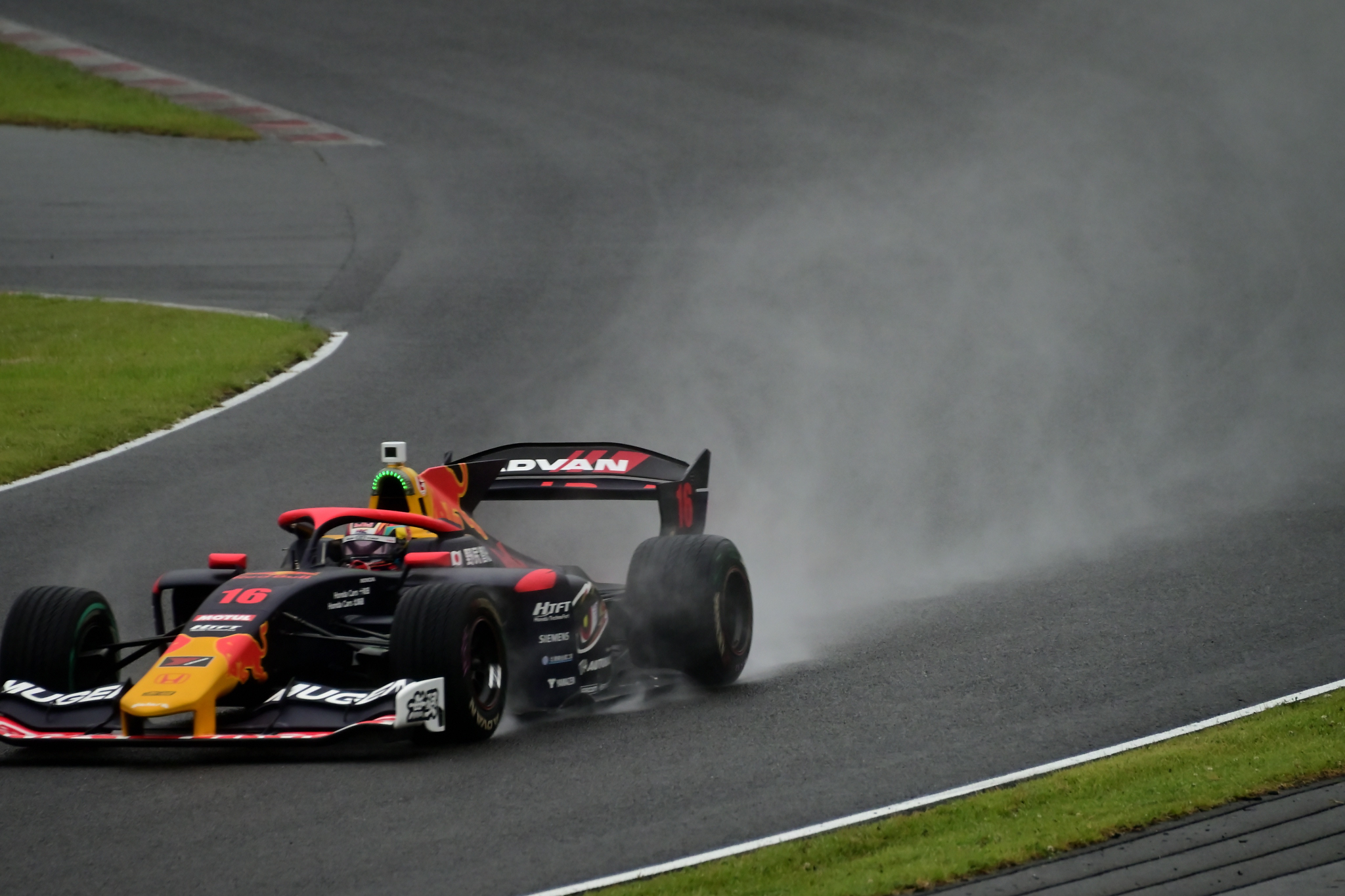 雨の決勝