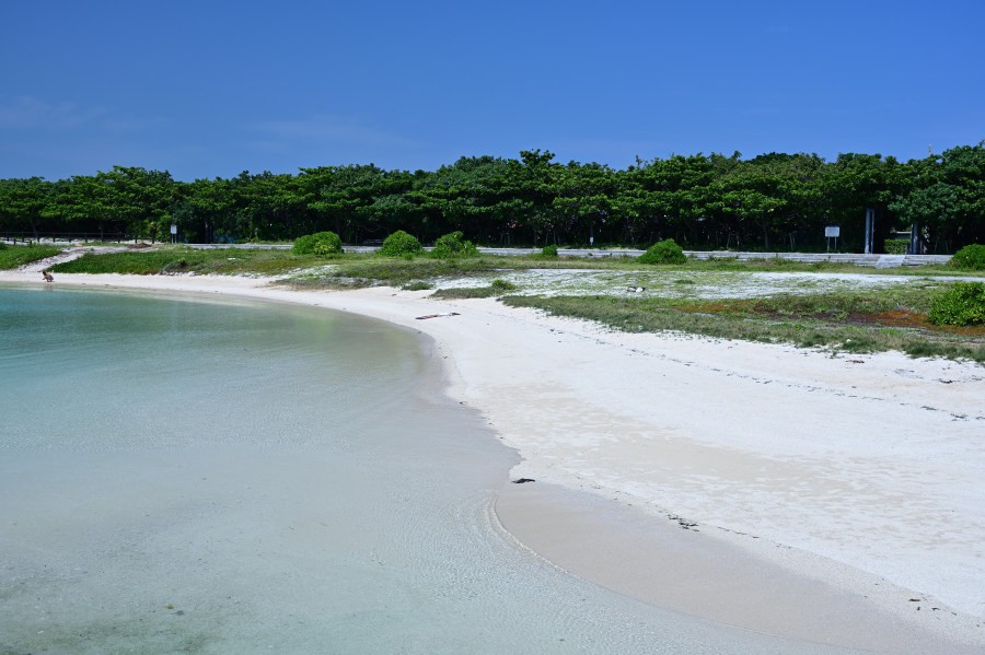 浜比嘉ビーチにて