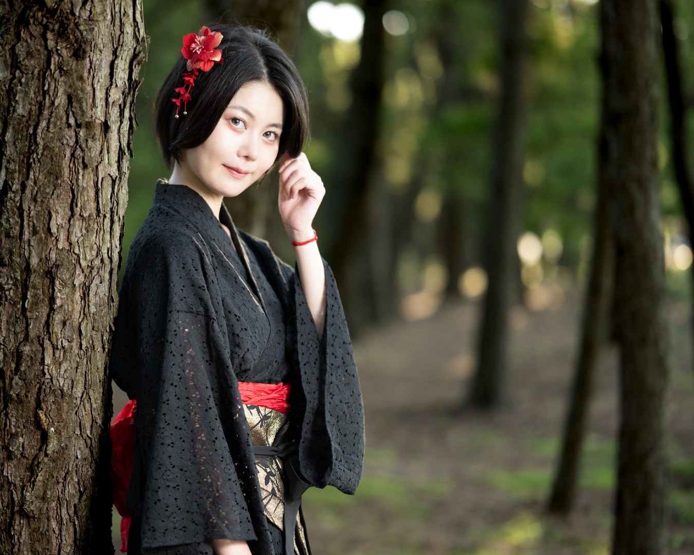 黒に映える紅