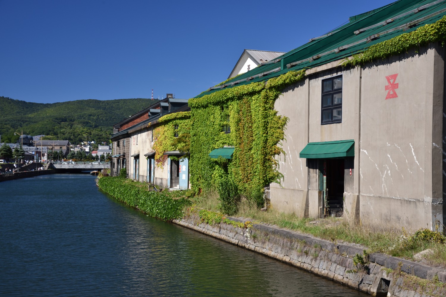 水辺の倉庫街